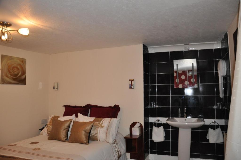 Adelaide House Hotel Luton  Habitación foto